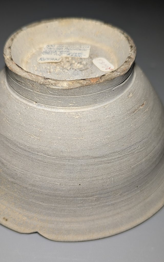 Korean Unified Silla Stoneware Lotus Bowl — view 7