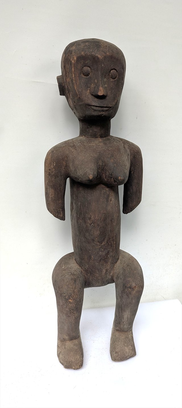 Large East African Carved Wood Seated Female Figure — view 3