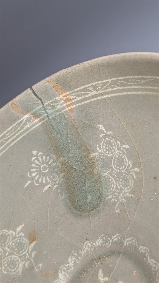 Korean Goryeo Celadon Inlaid Bowl, 13th Century — view 5