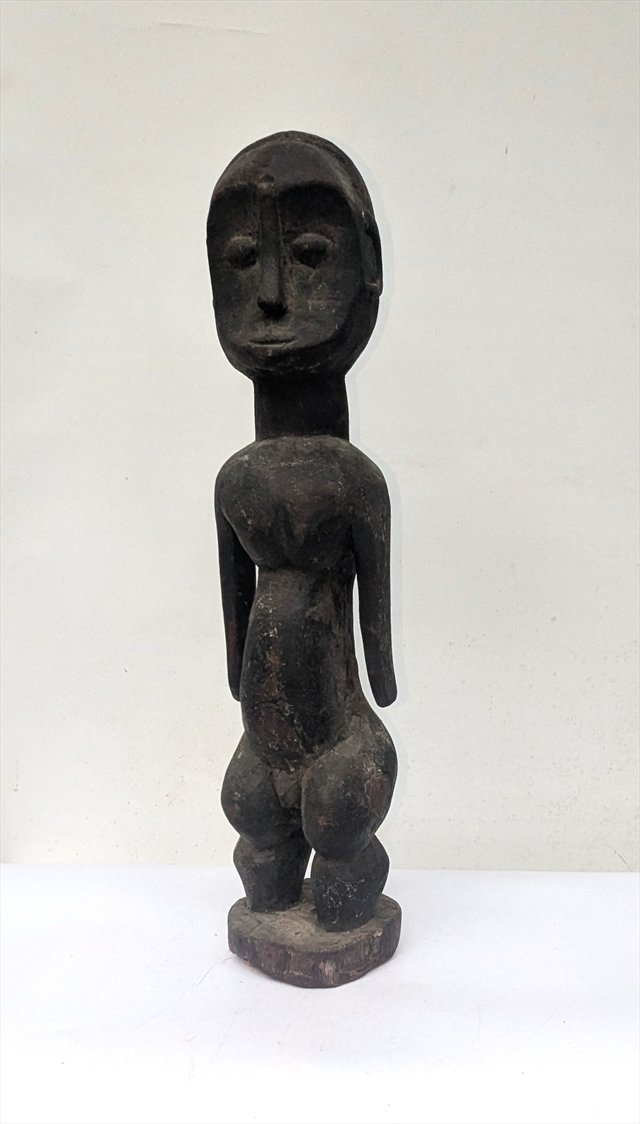 Eket or Ibibio Female Figure, Nigeria — view 4