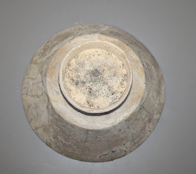 Attributed Kashan Stonepaste Bowl, Persia, Late 12th-Early 13th Century — view 11