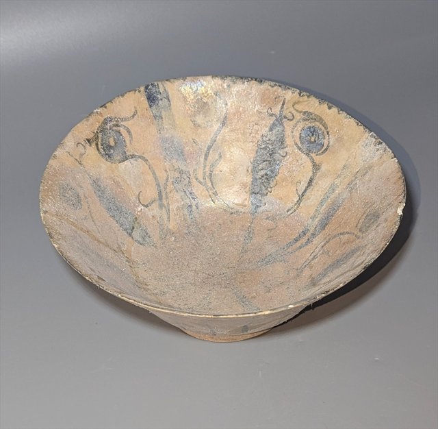Kashan Stonepaste Bowl with Stylized Birds, Persia — view 4