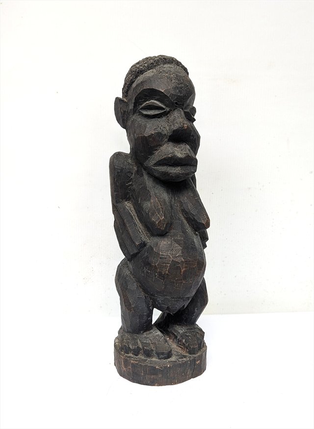 Bamileke-Batie Mu'po Female Ritual Figure, Cameroon — view 3