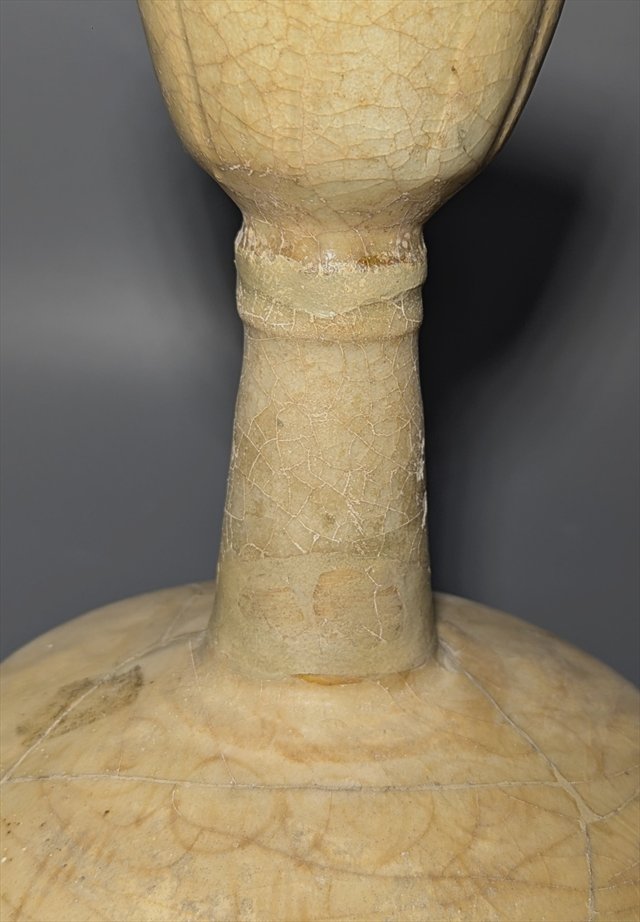 Chinese Straw-Glazed Stoneware Bottle, Sui to Early Tang Dynasty — view 5