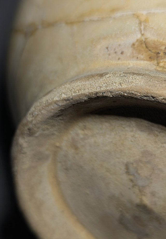 Chinese Straw-Glazed Stoneware Bottle, Sui to Early Tang Dynasty — view 12
