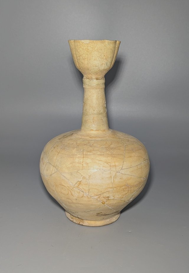 Chinese Straw-Glazed Stoneware Bottle, Sui to Early Tang Dynasty — view 1