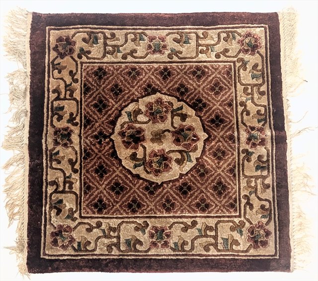 Chinese-Style Floral Decorative Mat — view 1