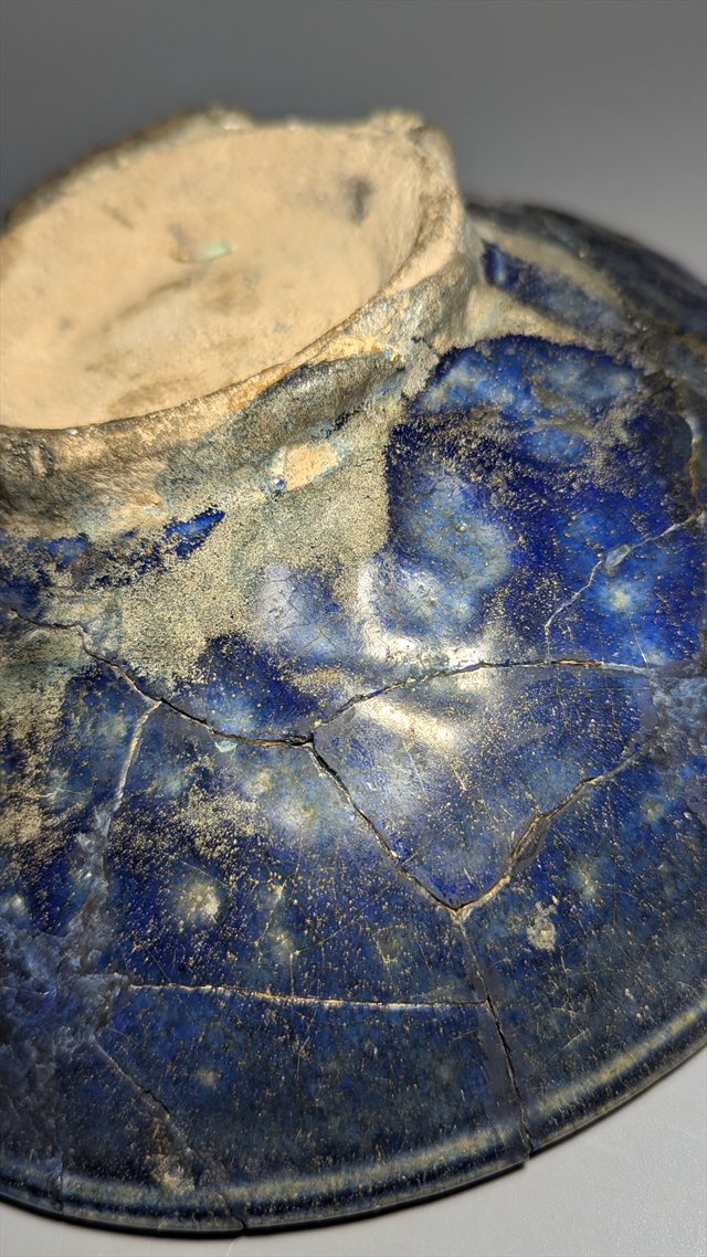 Persian Cobalt-Glazed Stonepaste Bowl, 12th-13th Century — view 10