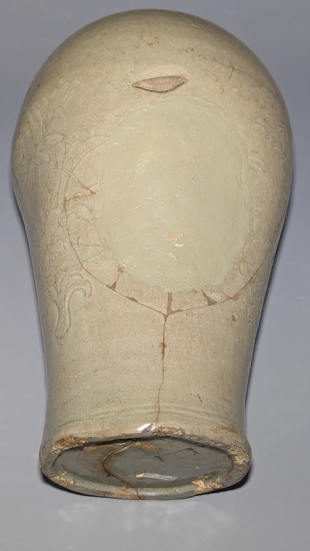 Korean Goryeo-Style Celadon Meiping Vase with Incised Floral Decoration — view 8