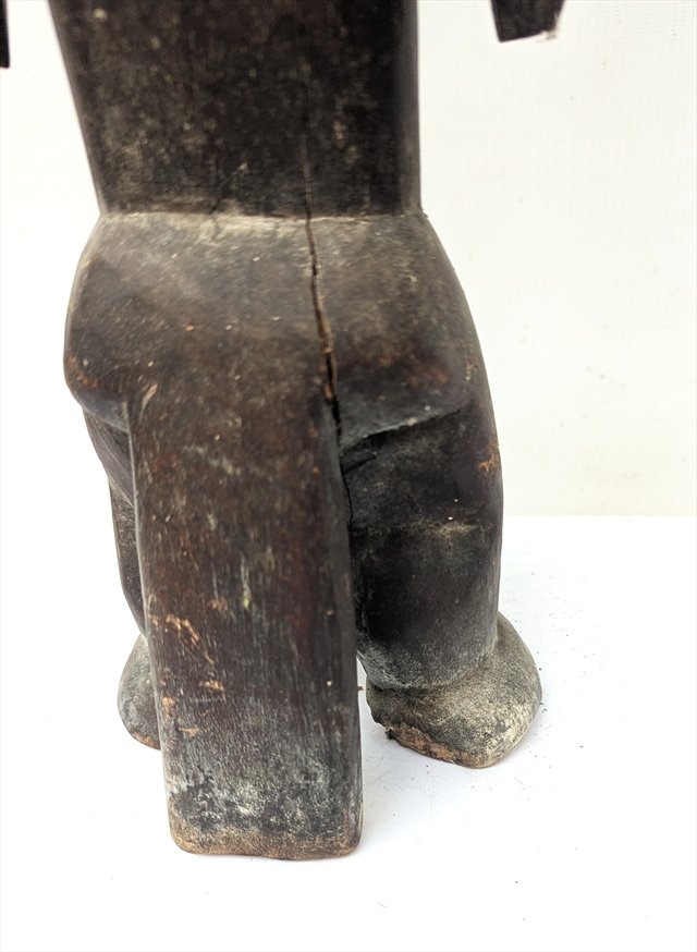 Lobi Bateba Female Figure, Burkina Faso — view 6