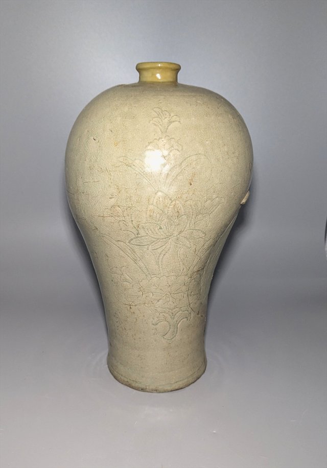 Korean Goryeo-Style Celadon Meiping Vase with Incised Floral Decoration — view 2