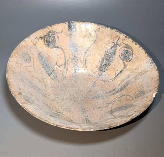 Kashan Stonepaste Bowl with Stylized Birds, Persia — view 3