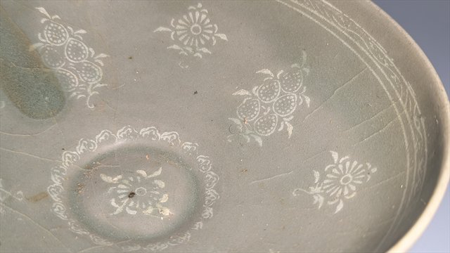 Korean Goryeo Celadon Inlaid Bowl, 13th Century — view 4
