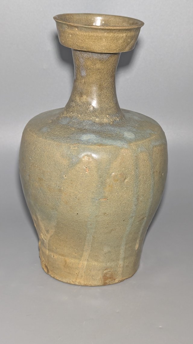 Korean Goryeo Dynasty Celadon Dish-Mouth Vase — view 8