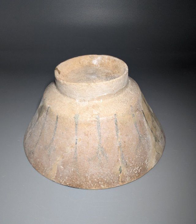 Kashan Stonepaste Bowl with Stylized Birds, Persia — view 10