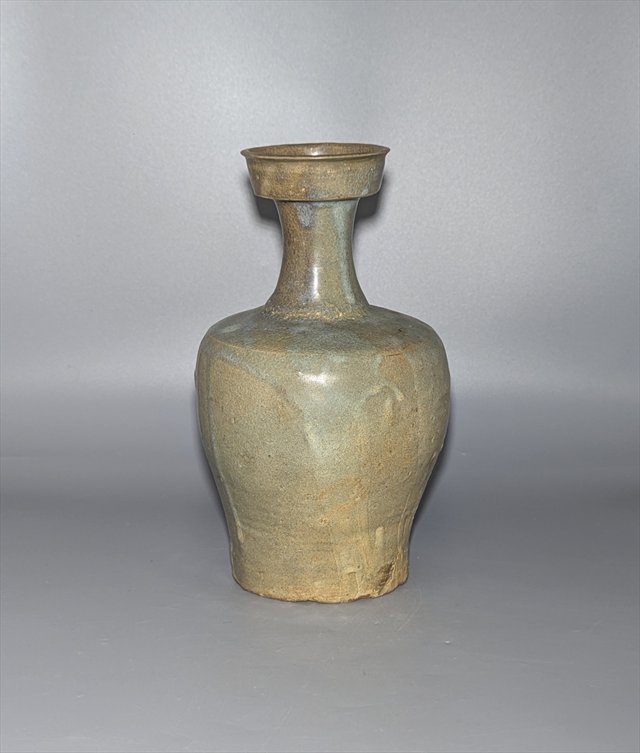 Korean Goryeo Dynasty Celadon Dish-Mouth Vase — view 7