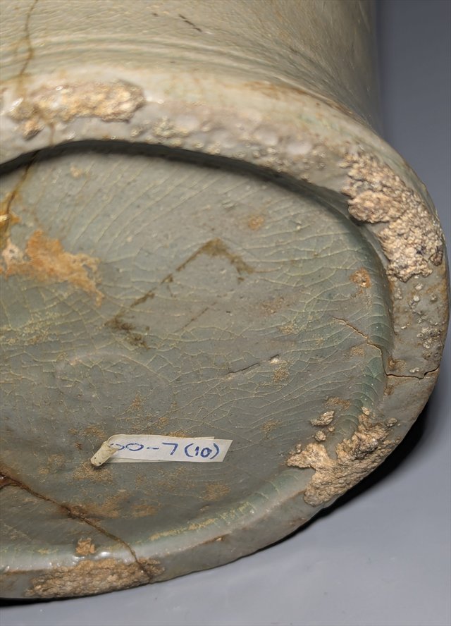 Korean Goryeo-Style Celadon Meiping Vase with Incised Floral Decoration — view 10