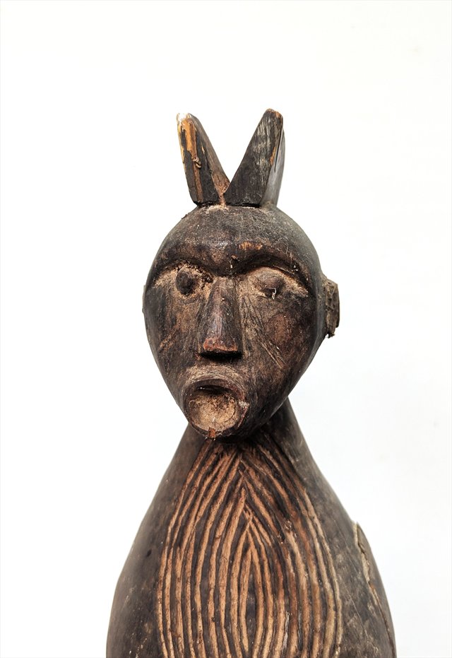 Mumuye Iagalagana Carved Wood Figure, Nigeria — view 2