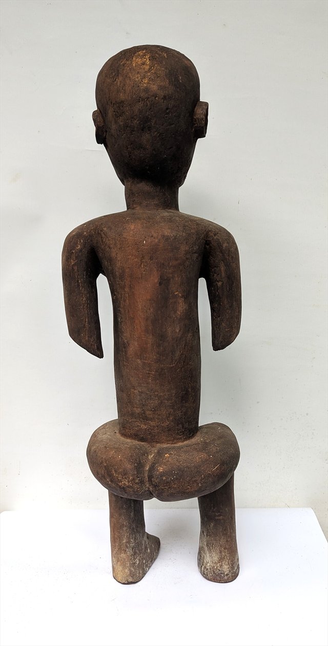 Large East African Carved Wood Seated Female Figure — view 6