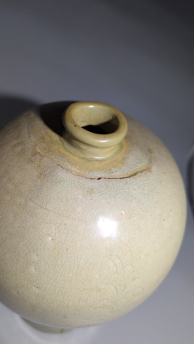 Korean Goryeo-Style Celadon Meiping Vase with Incised Floral Decoration — view 5