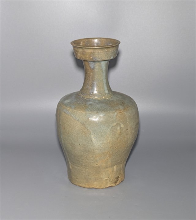 Korean Goryeo Dynasty Celadon Dish-Mouth Vase — view 2