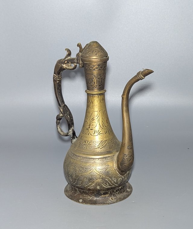 Indian Engraved Brass Aftaba Ewer, 18th-19th Century — view 9