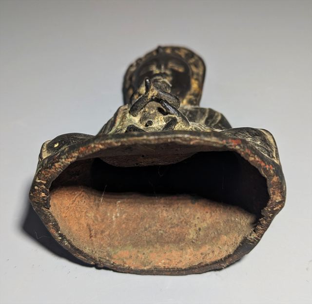 Chinese Bronze Figure of Songzi Guanyin and Child, Ming to Early Qing Dynasty, 17th Century — view 5 of 5