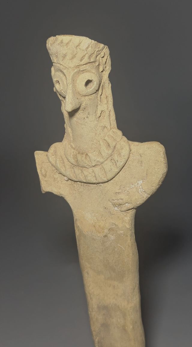 Syro-Hittite Terracotta Bird-Faced Female Idol — view 2 of 5
