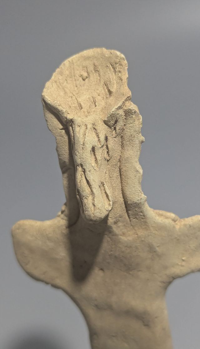 Syro-Hittite Terracotta Bird-Faced Female Idol — view 4 of 5